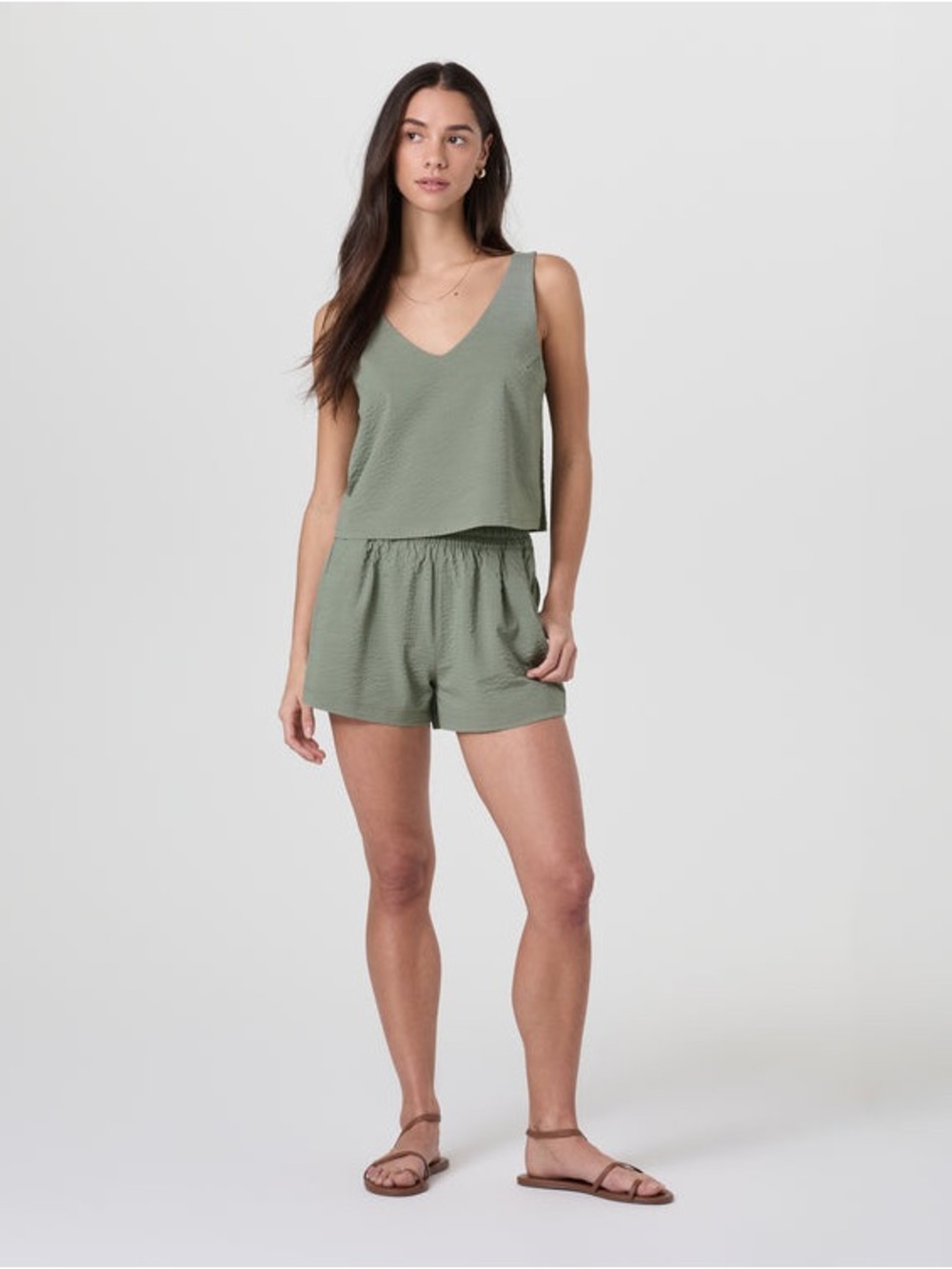 Sold out set!! VUORI VILLA TEXTURED CROP TANK & SHORTS - LAUREL - XS